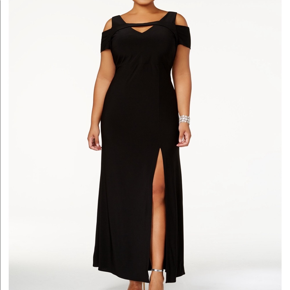 Update your wardrobe with this stunning dress